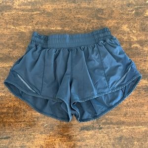 Lululemon Hotty Hot Short II *2.5"